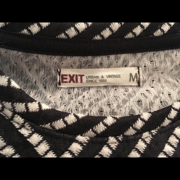 Black and White Tribal Knit Top - Picture 3 of 3